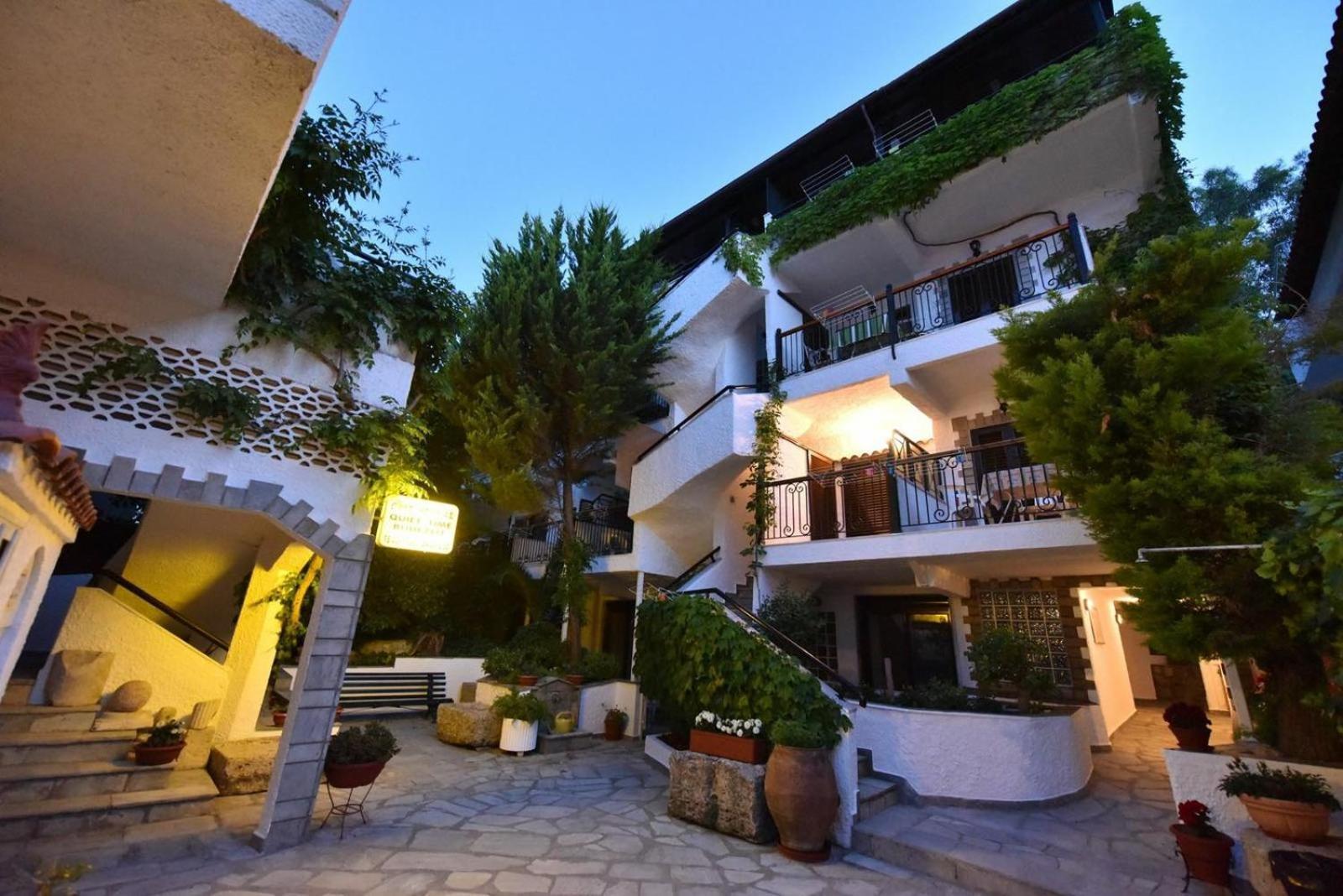 Argo Apartments Nea Poteidaia Exterior photo