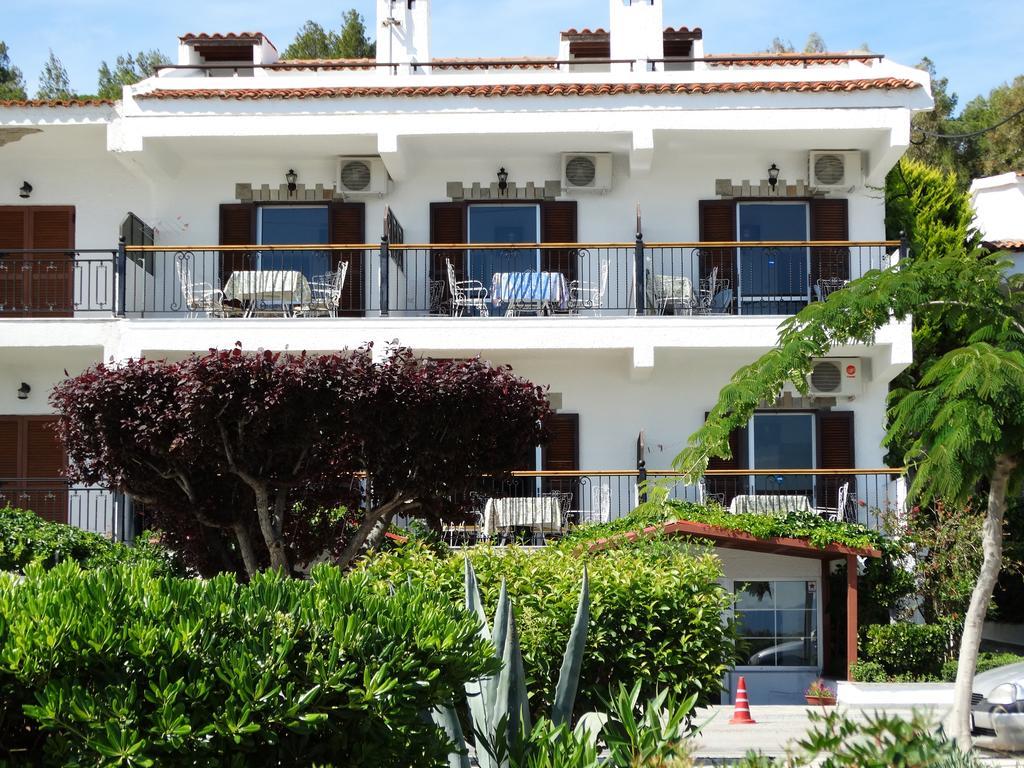 Argo Apartments Nea Poteidaia Exterior photo